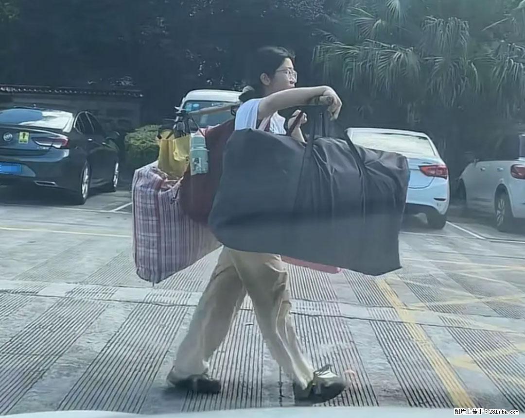 全网追的“扁担女孩”，找了一份暑假工，时薪12元 - 乌鲁木齐生活资讯 - 乌鲁木齐28生活网 xj.28life.net